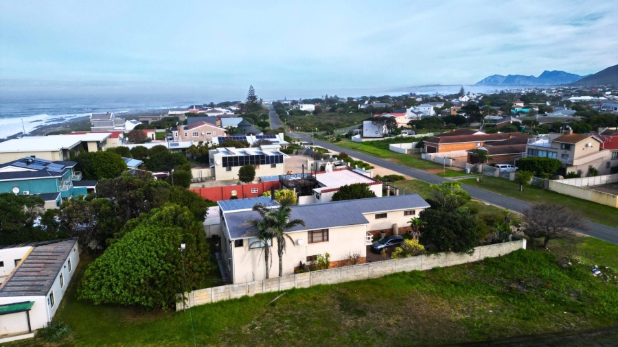 4 Bedroom Property for Sale in Sandbaai Western Cape